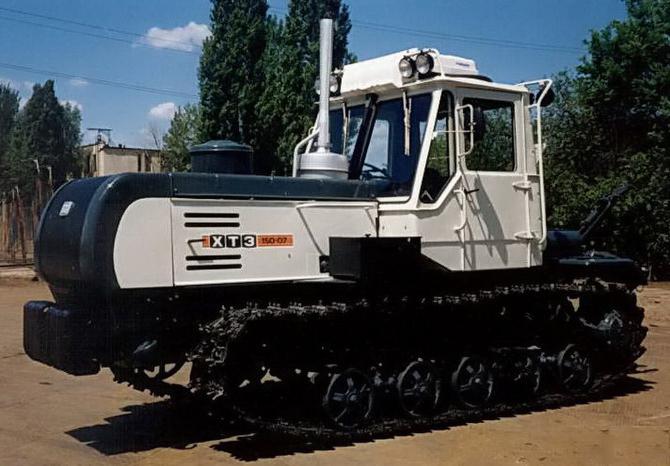Crawler tractors of the USSR 