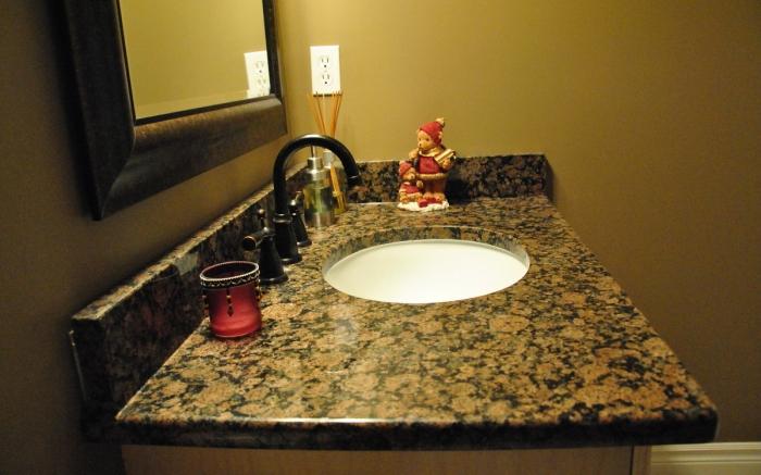Rules for choosing a countertop for the bathroom