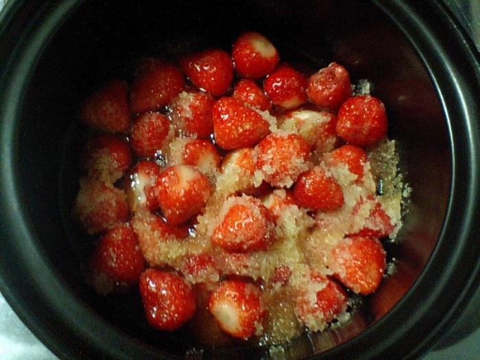 How to prepare strawberry jam in a multivark