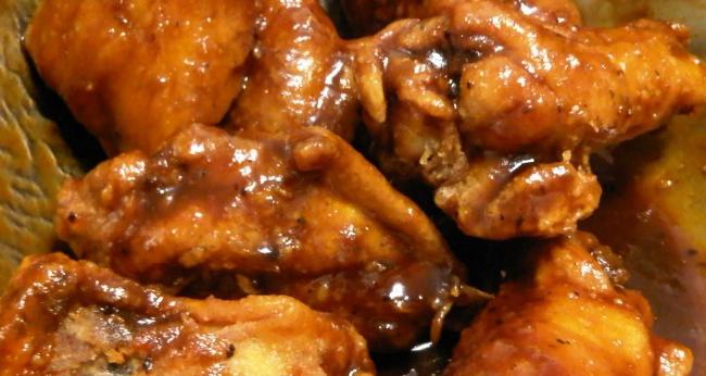 Chicken wings in honey-soy sauce: a simple recipe