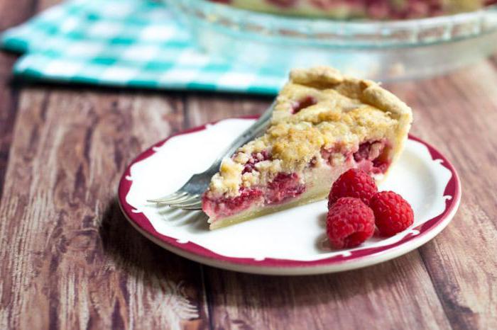 Delicious pies with raspberries and sour cream: recipes