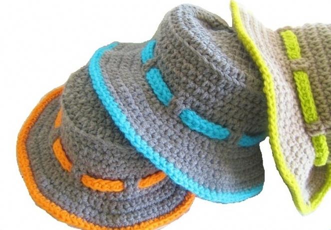Elegant hat crocheted. We update the wardrobe by summer
