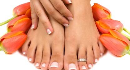 How to make a pedicure at home? Simple tips for girls
