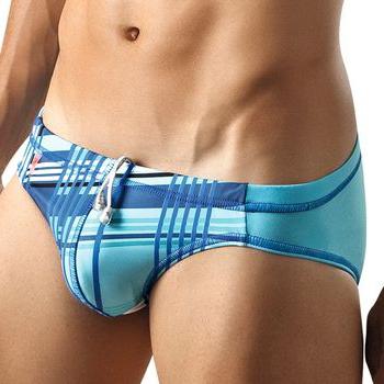 Fashionable men's swimming trunks 2013