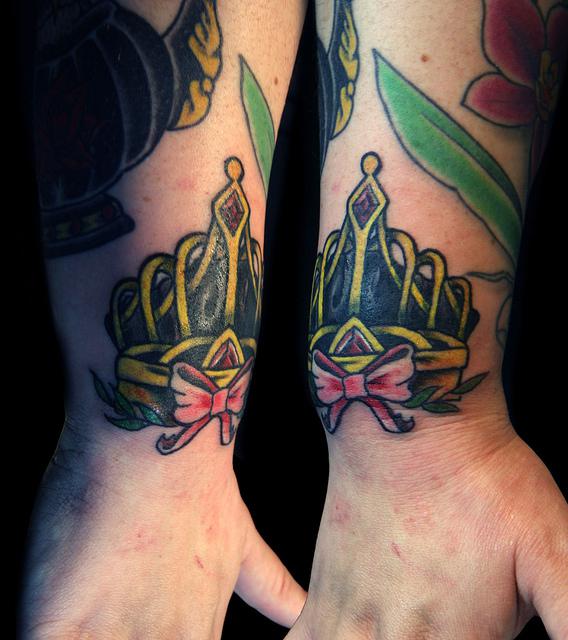 Most popular tattoos: crown on the wrist