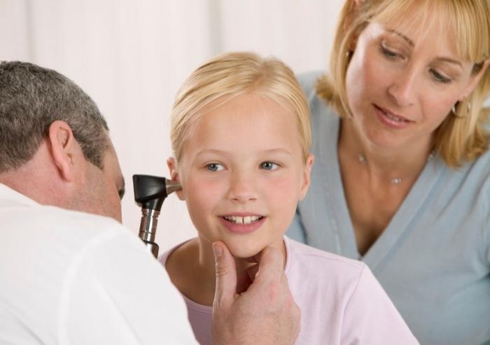 Drops in the ear for otitis treatment