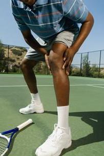 Why is the knee swollen and sore? Causes and Treatment