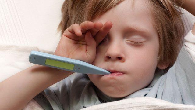 Causes and symptoms of bronchitis in a child